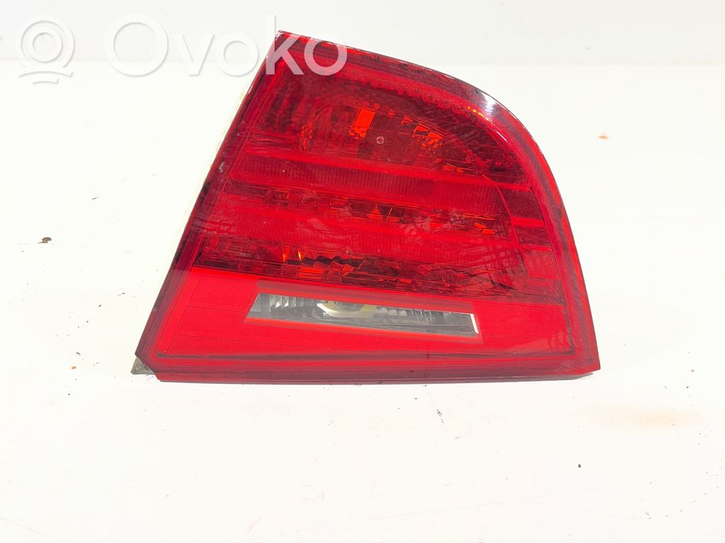 Tailgate rear/tail lights   4871734