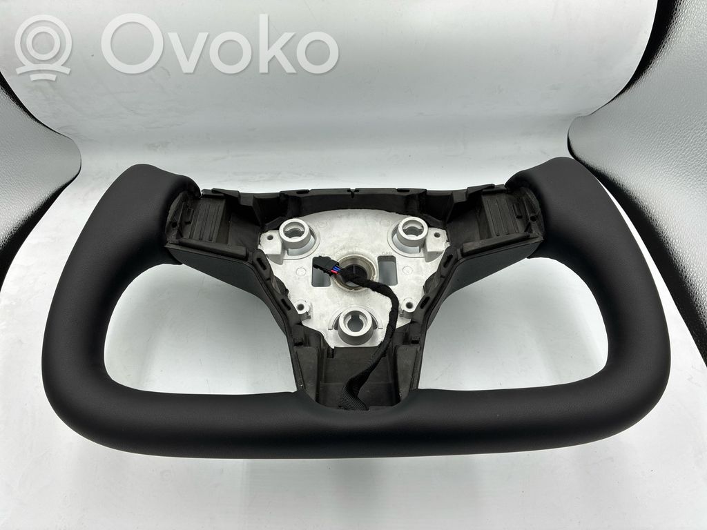 Tesla Model 3 Stūre 