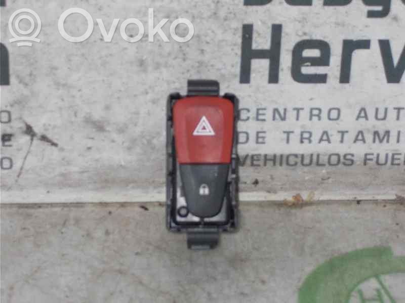 Renault Megane III Hazard light switch 