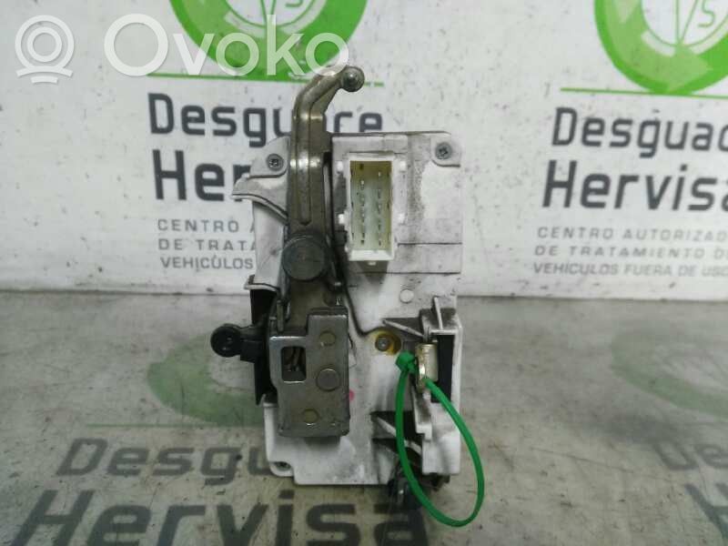 Cerradura de puerta delantera