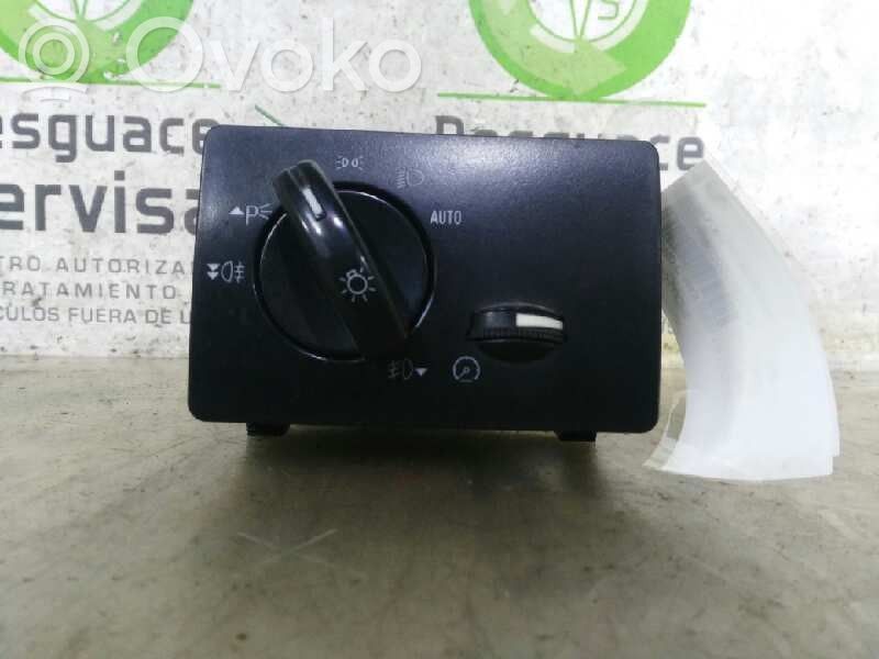 Interruptor de control del panel de luces   7M5T13A024JA