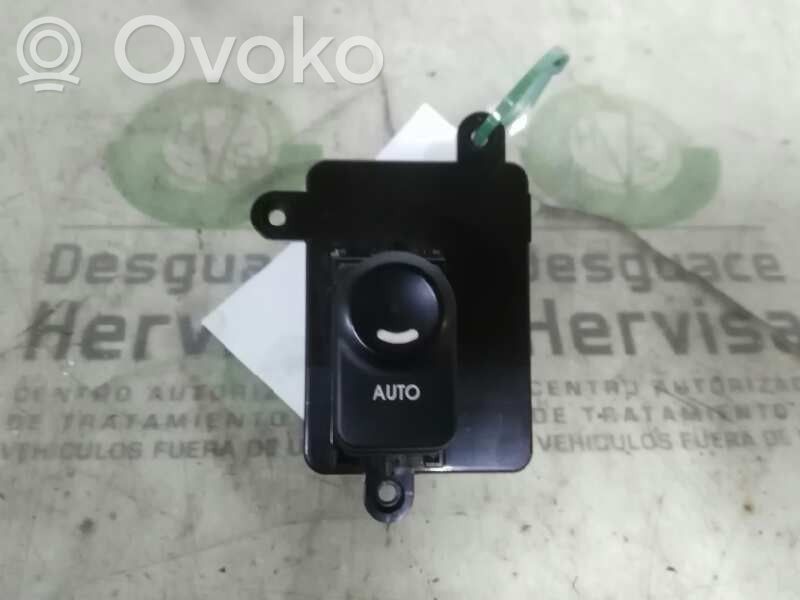 Hyundai i30 Electric window control switch 