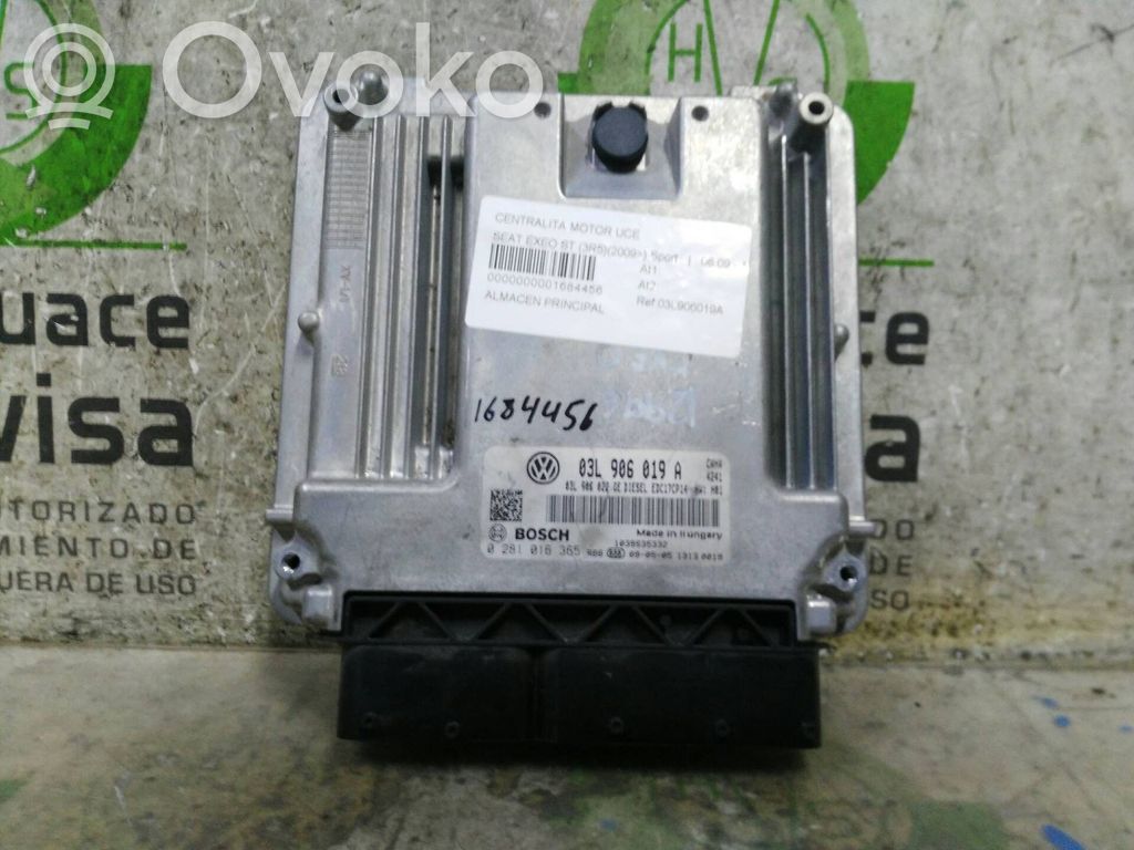 Unidad de control/módulo del motor   03L906019A