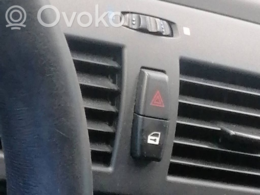 BMW X3 E83 Interruttore luci di emergenza