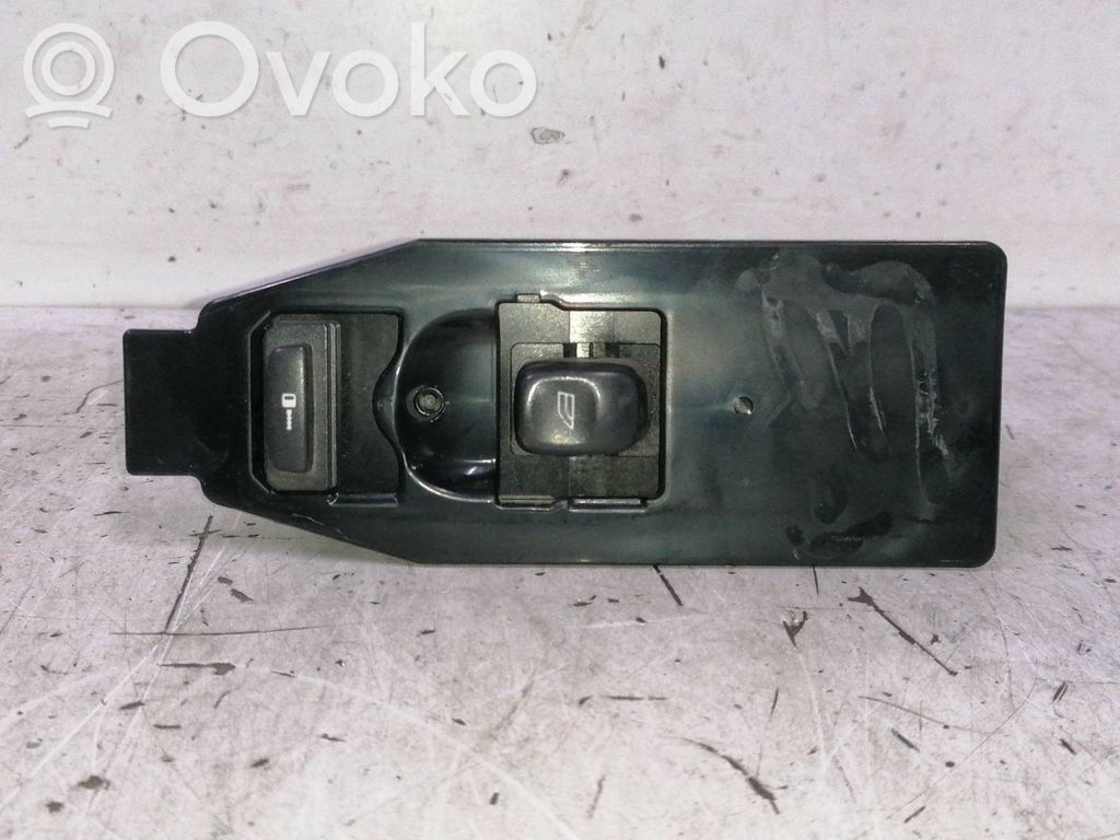 Electric window control switch   1370460,9401805