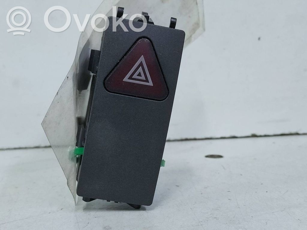 Mercedes-Benz C W204 Interruttore luci di emergenza 