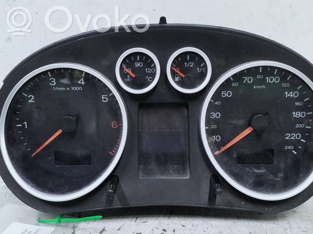 Audi A2 Geschwindigkeitsmesser Cockpit 