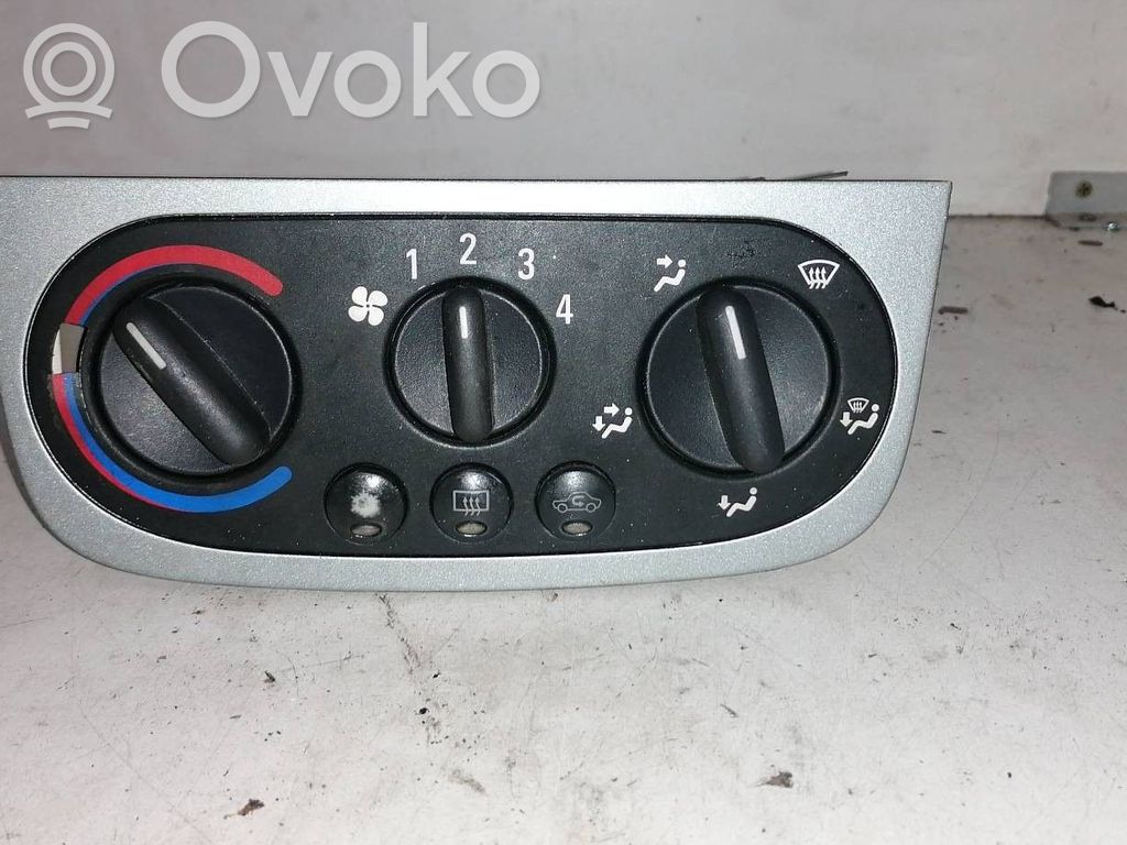 Opel Corsa B Air conditioner control unit module 