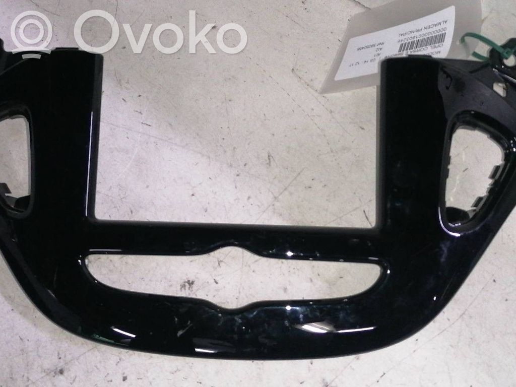 Opel Corsa E Moldura inferior 