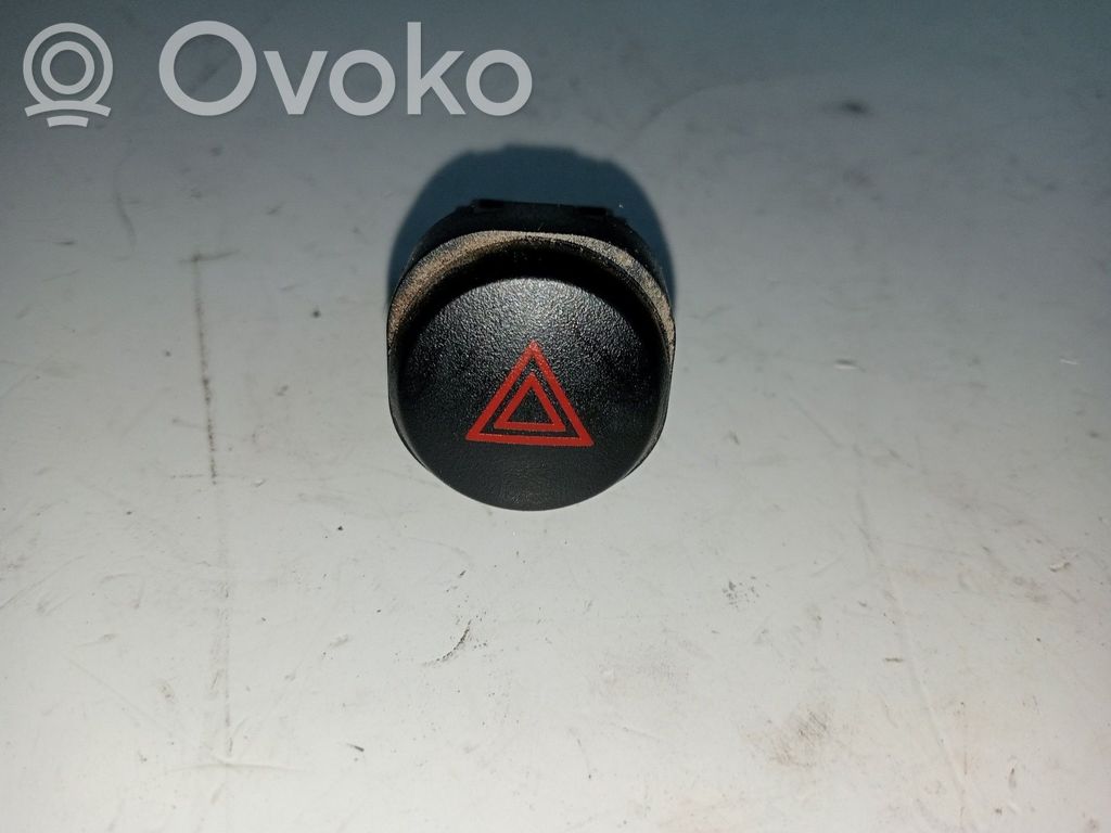 Botón interruptor de luz de peligro   S31471