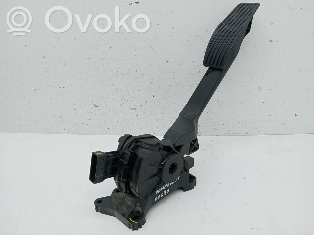 Pedal del acelerador   51942423