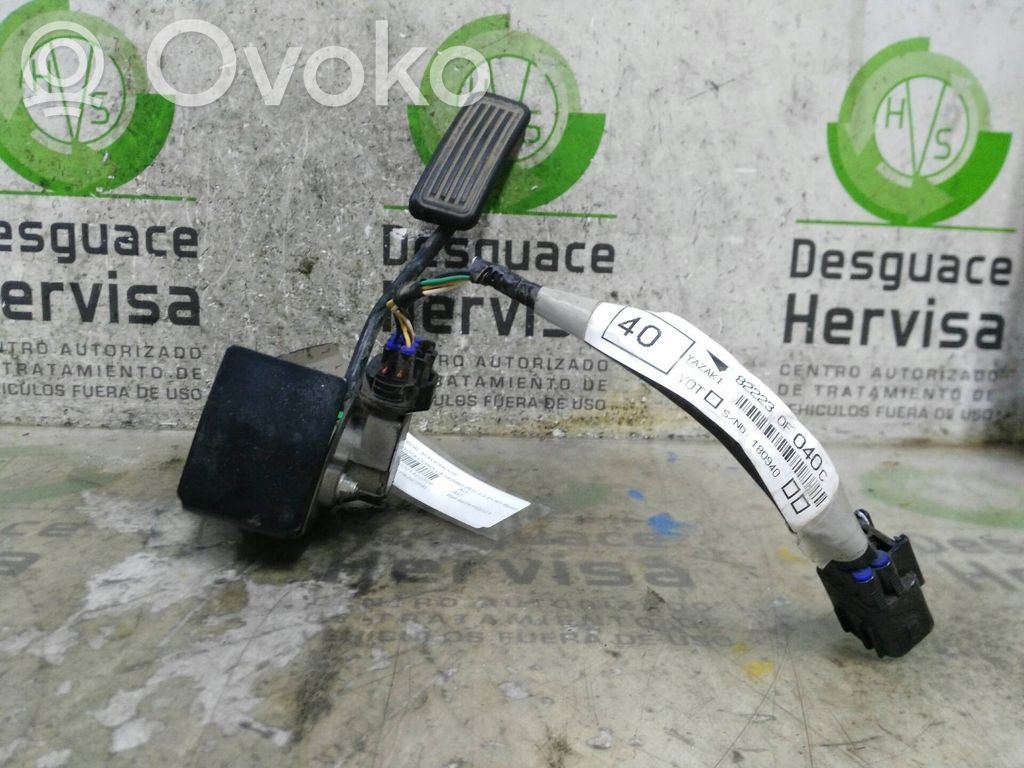Pédale d'accélérateur   8928152021