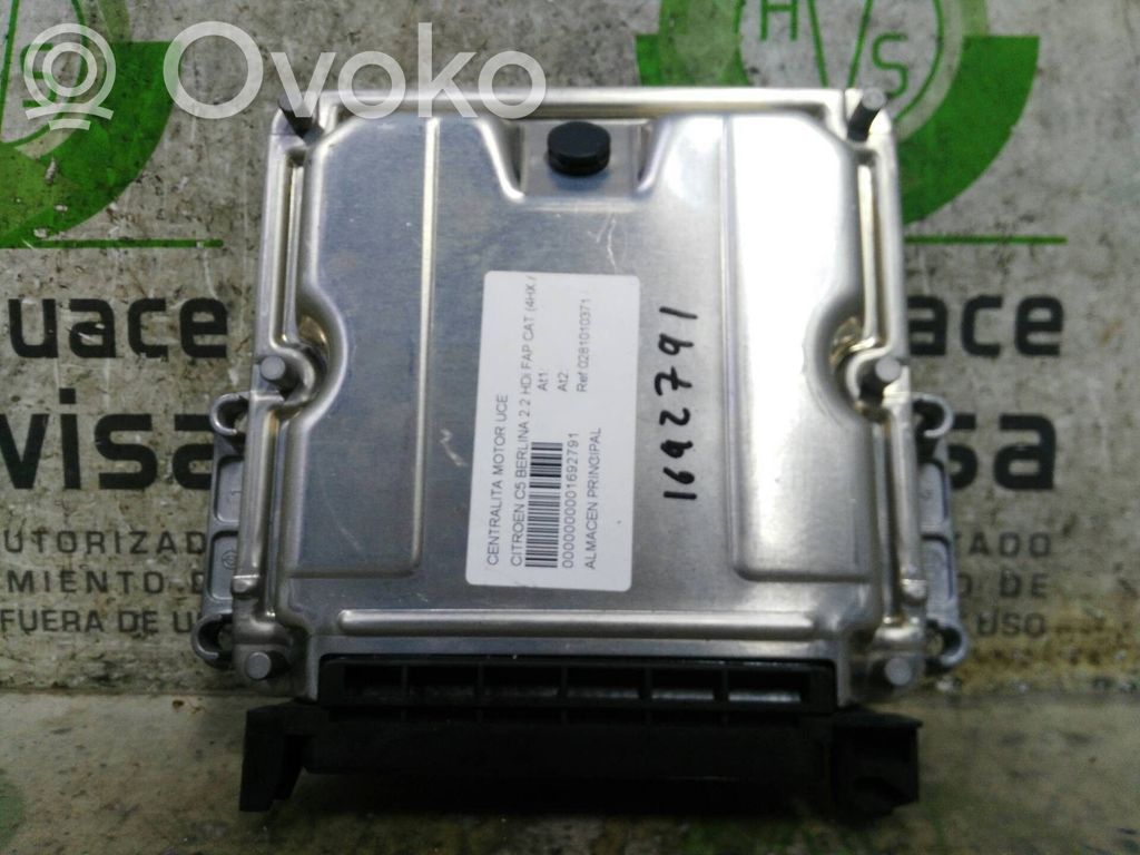 Unidad de control/módulo del motor   0281010371