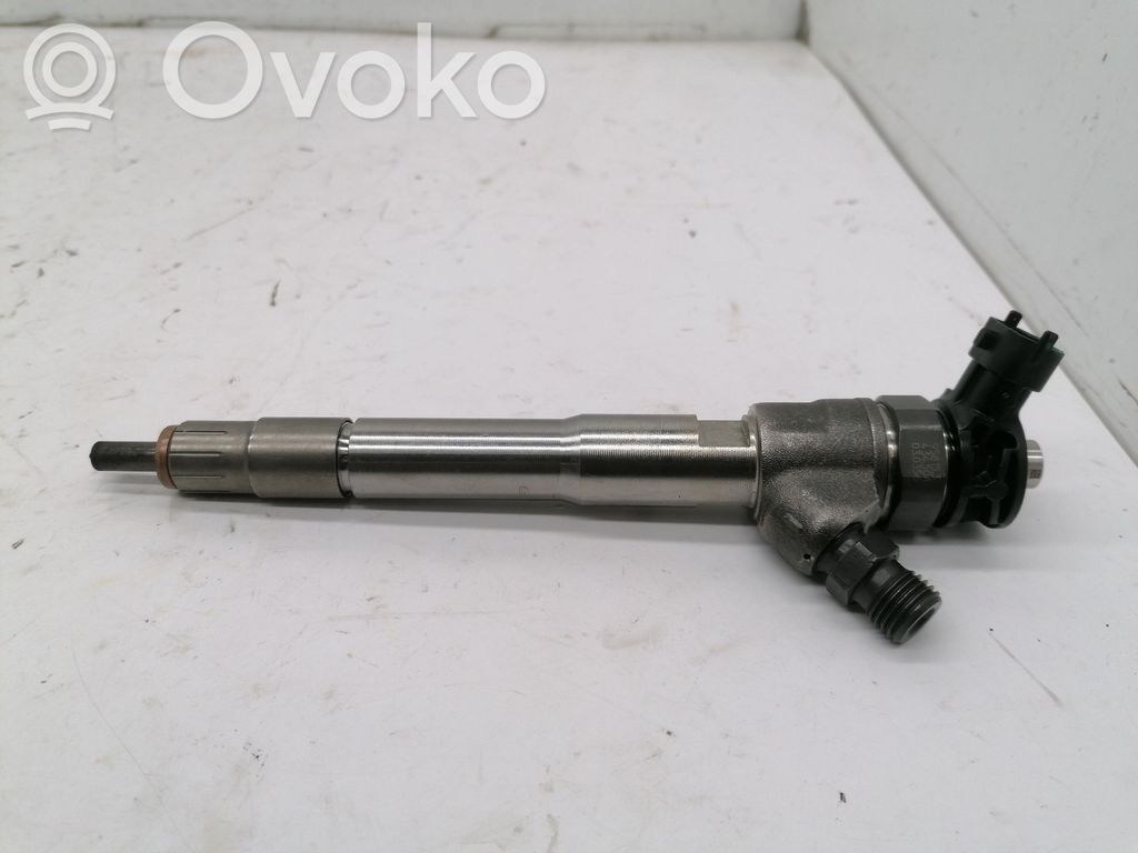 Nissan Qashqai Wtryskiwacz paliwa 