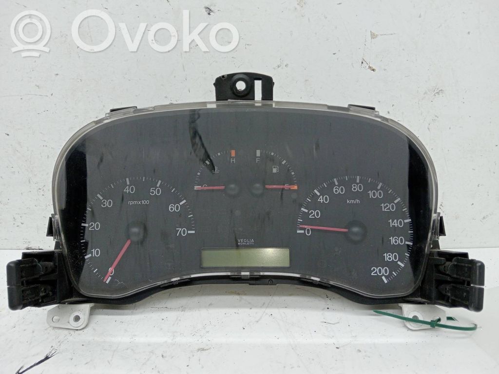 Fiat Punto (188) Licznik / Prędkościomierz 