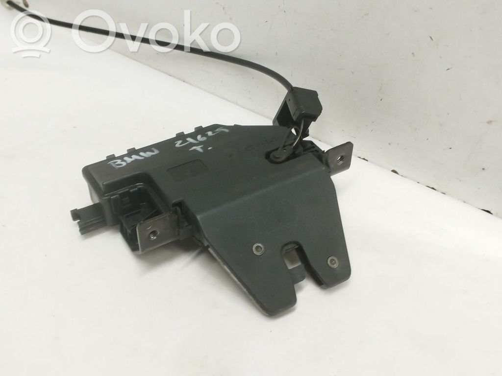 Tailgate lock latch   8196401