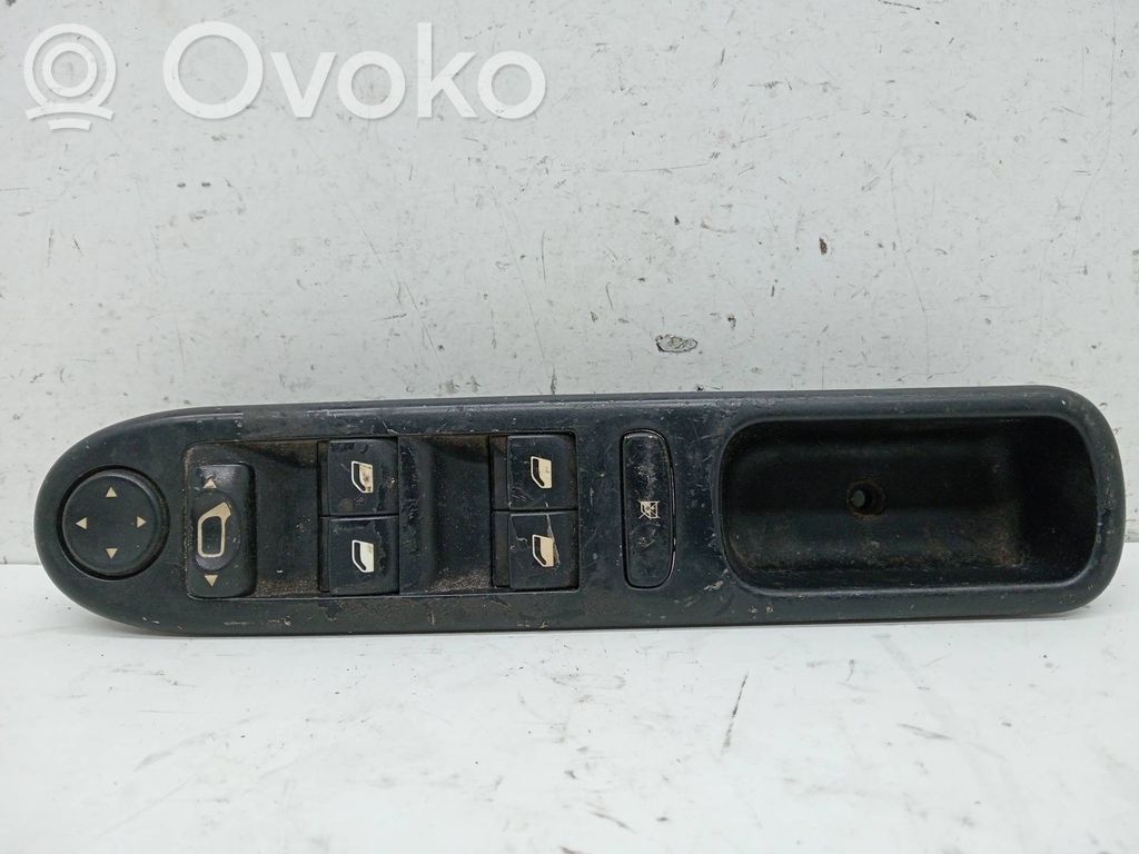Interruptor del elevalunas eléctrico   96531124XT