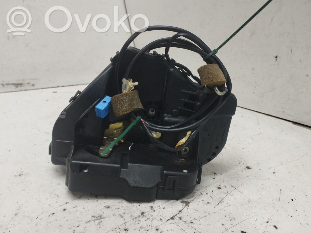 Mercedes-Benz C W203 Takaoven lukko 