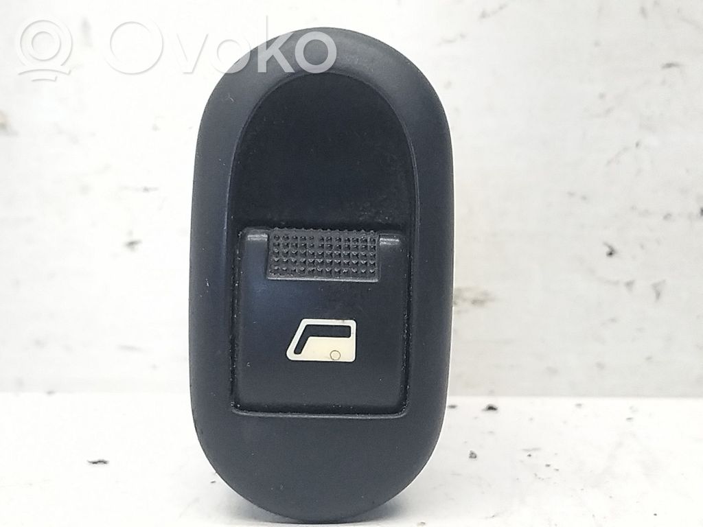 Electric window control switch   96605364XT