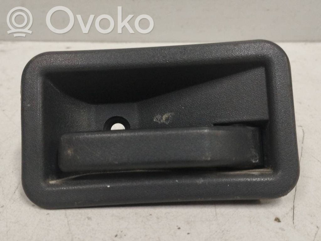 Renault Clio I Manecilla interna puerta delantera 