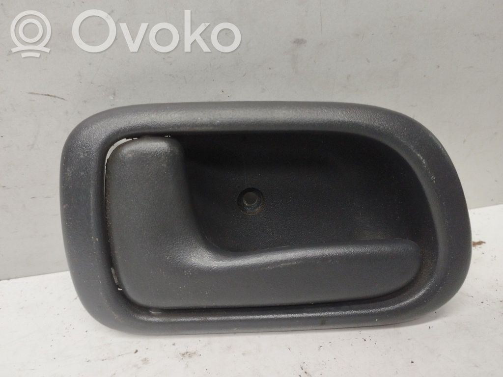 Toyota Corolla E110 Manecilla interna puerta trasera 