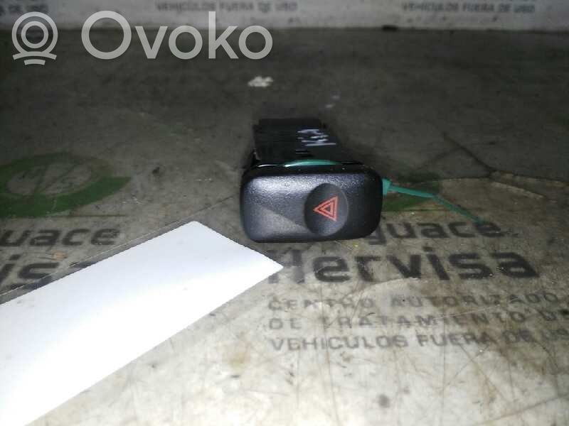 KIA Carnival Botón interruptor de luz de peligro 