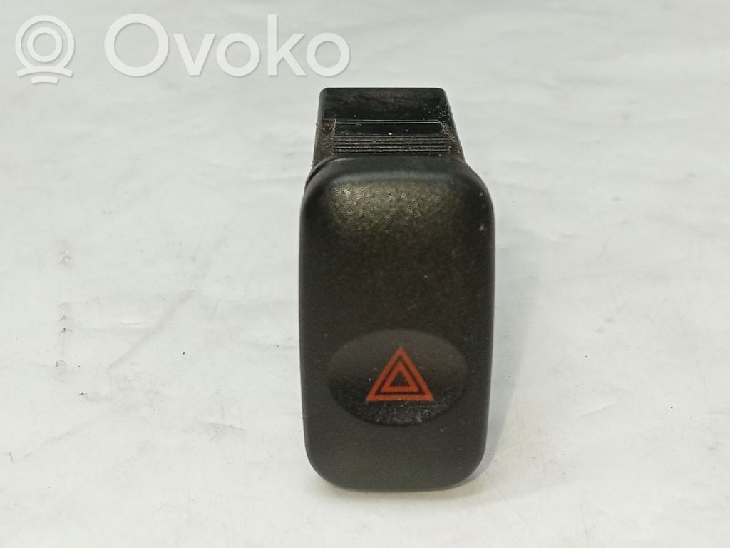 KIA Carnival Botón interruptor de luz de peligro 