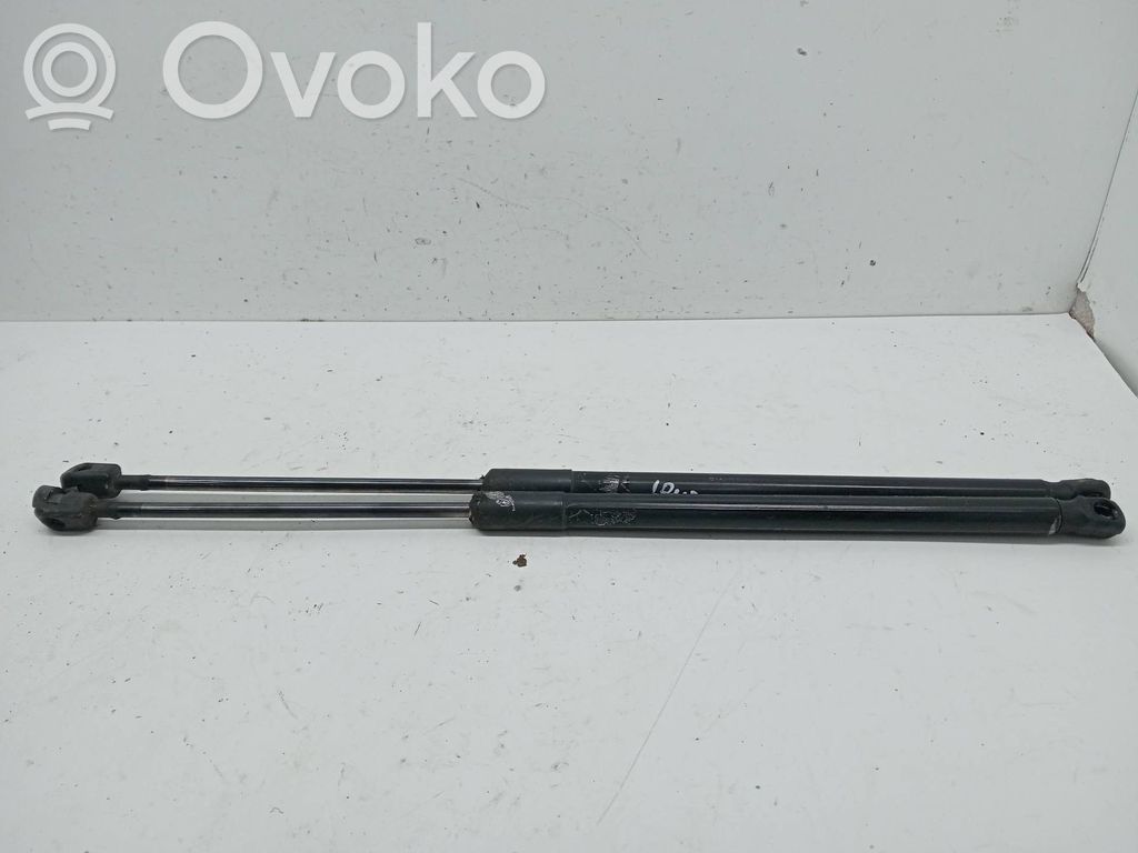 Mercedes-Benz B W245 Odbój klapy tylnej bagażnika 