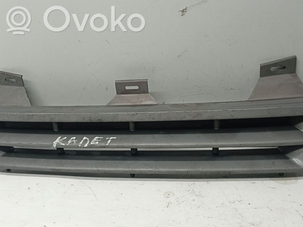 Opel Kadett E Front grill 