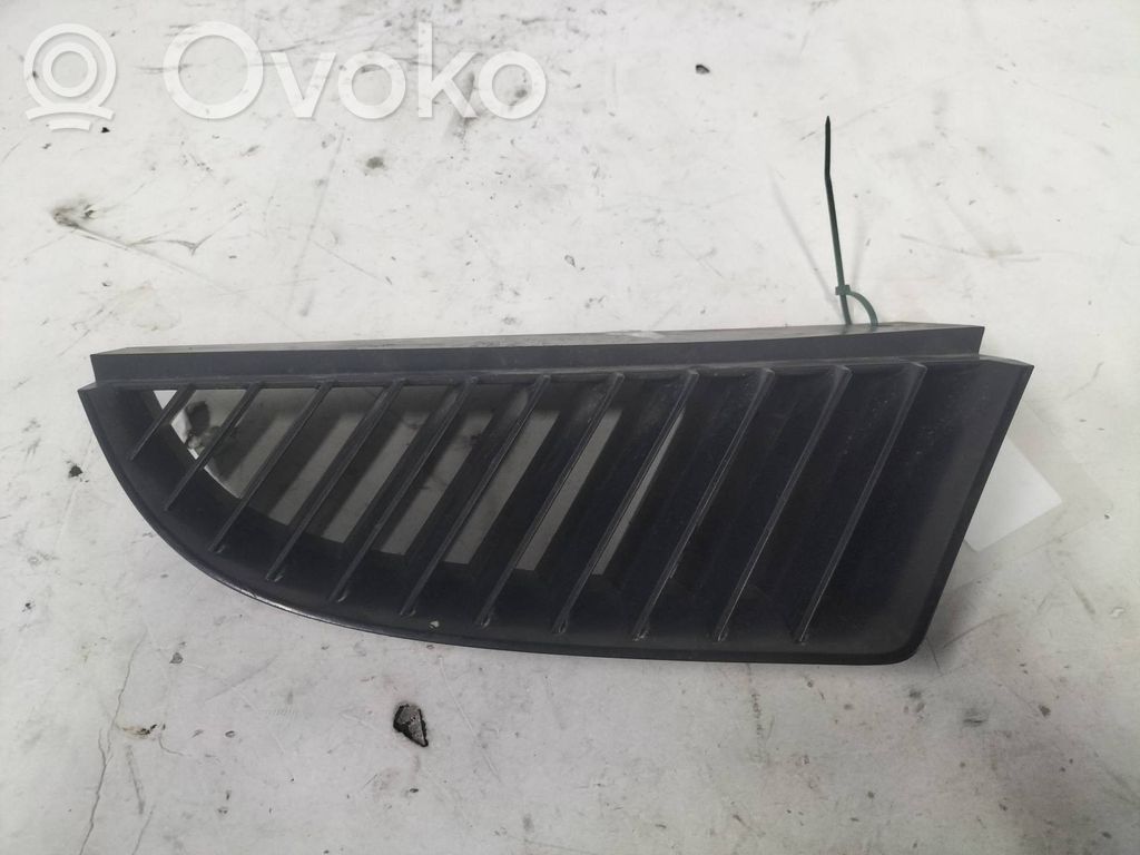 Mitsubishi Colt Grilă față 