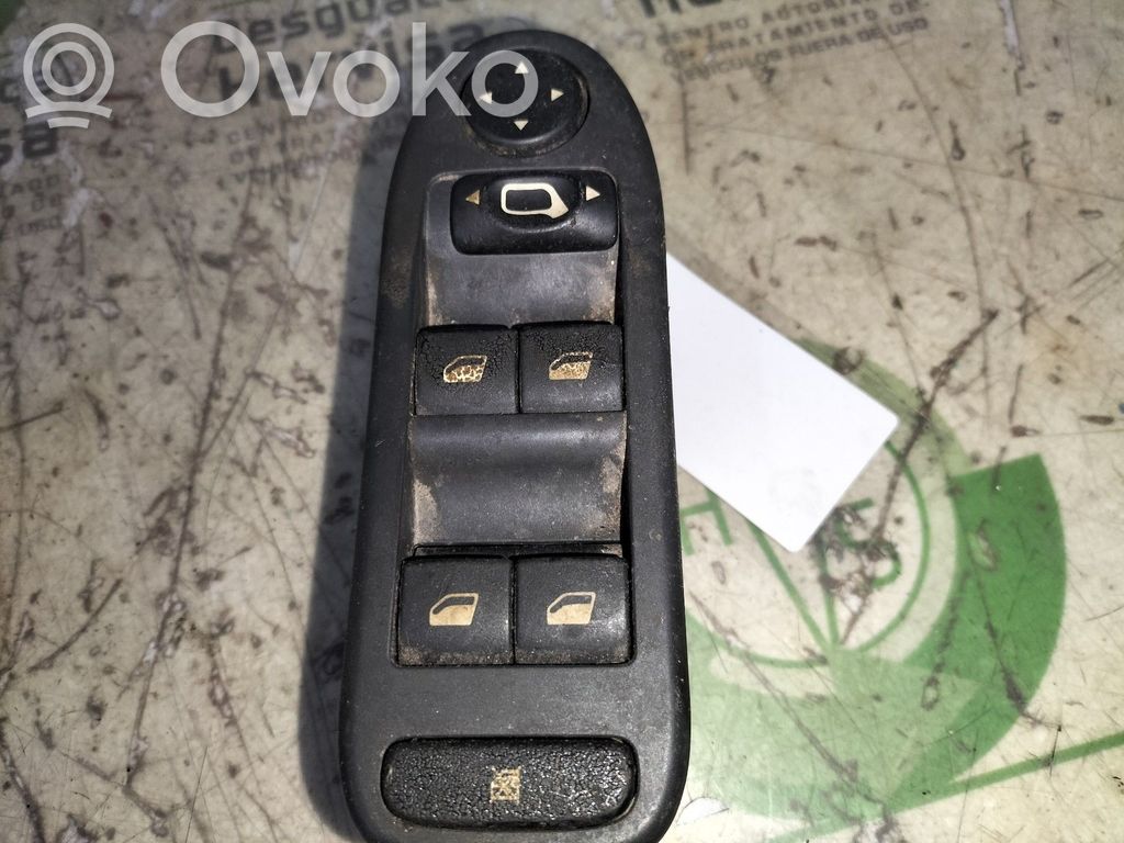 Electric window control switch   96498424ZF