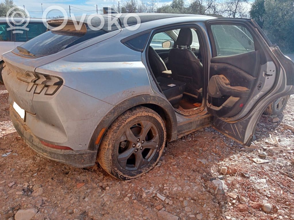 Ford Mustang VI Puerta trasera 