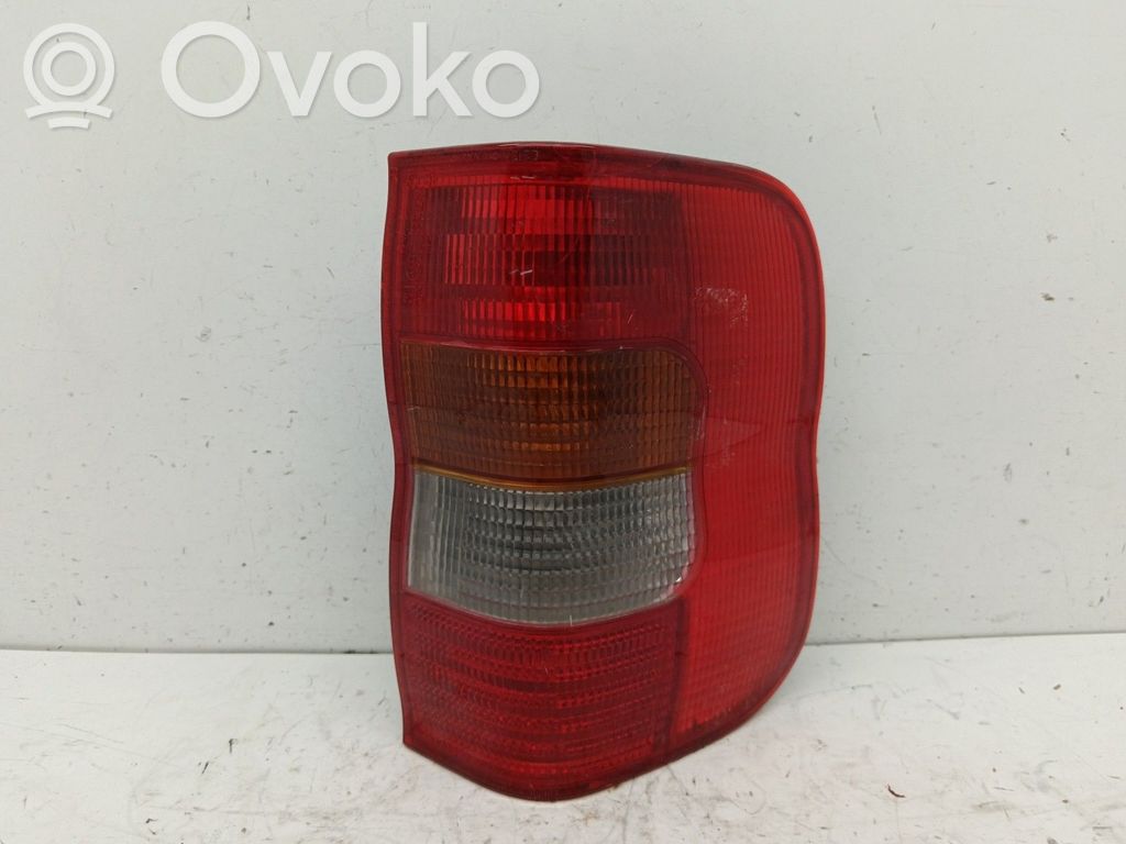 Opel Combo B Feux arrière / postérieurs