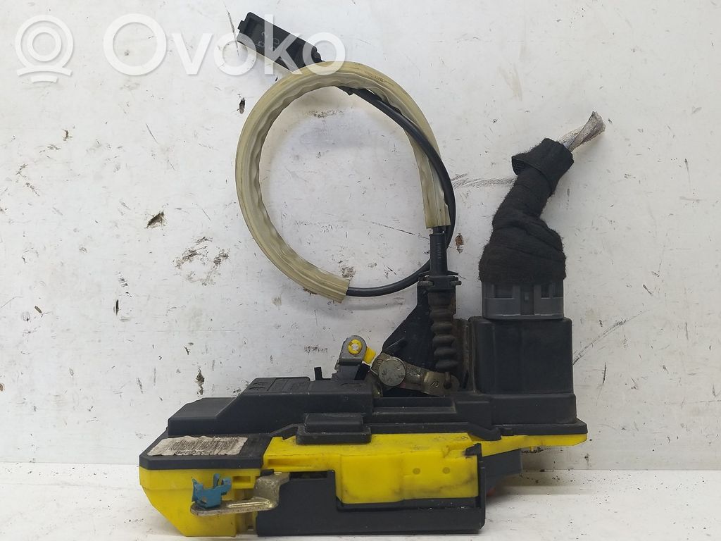 Cerradura de puerta trasera   8650554