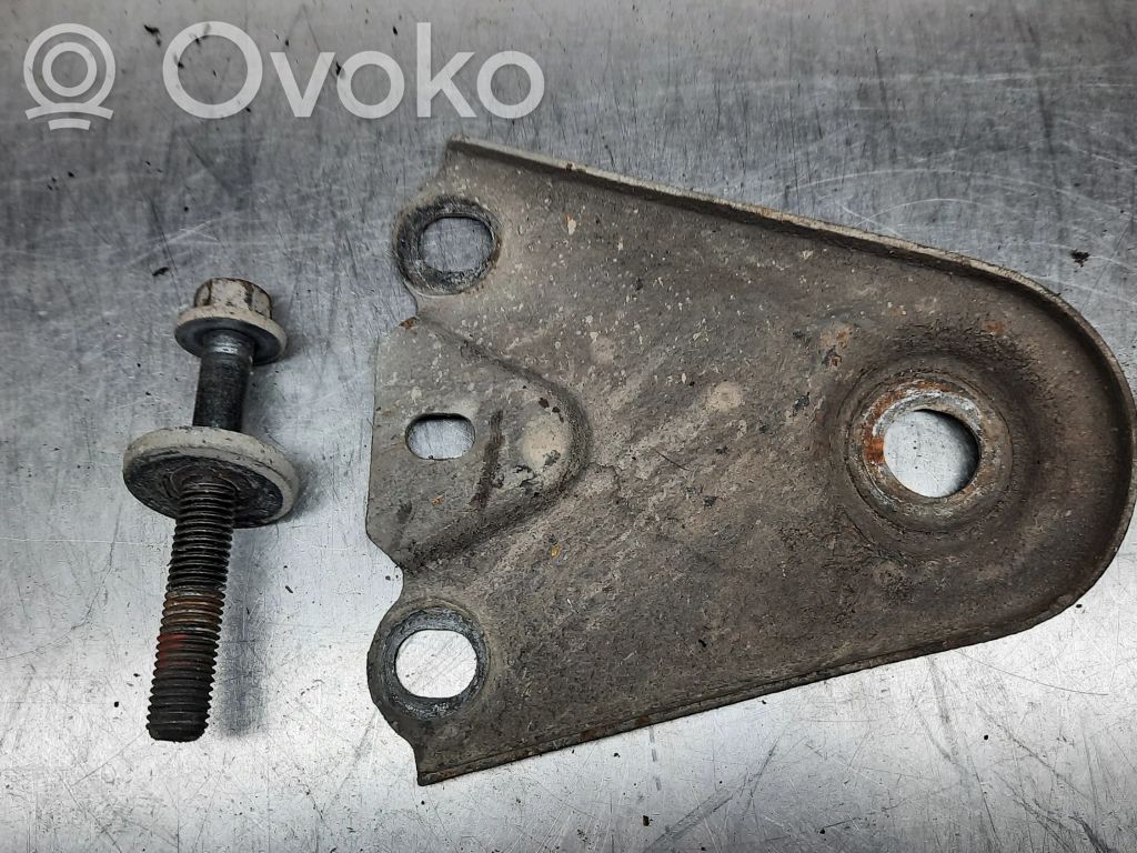 Fender mounting bracket