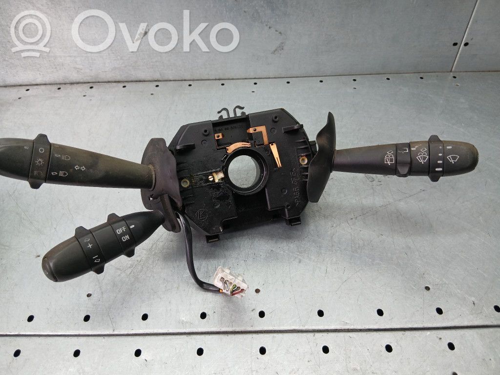 Alfa Romeo 147 Interruptor/palanca de limpiador de luz de giro 