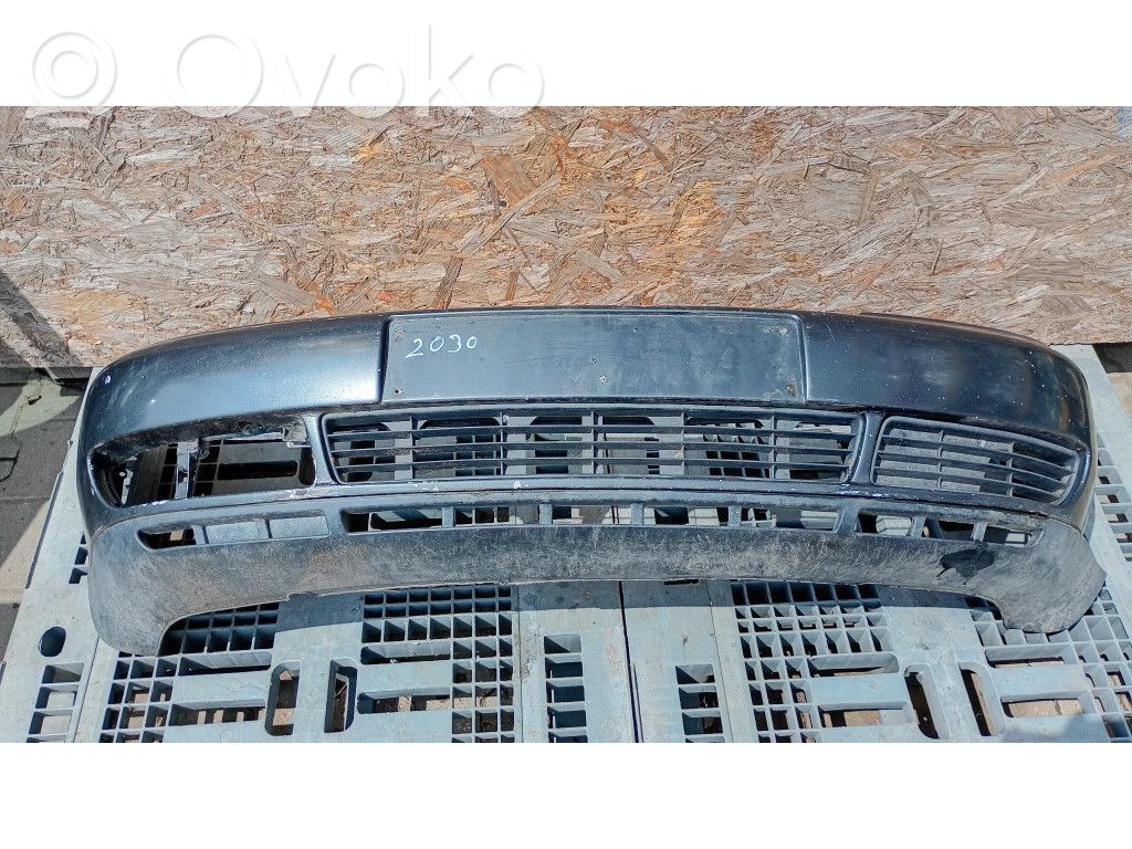 Audi A4 S4 B5 8D Priekinis bamperis 