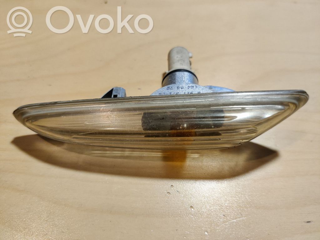 BMW 3 E46 Front fender indicator light 