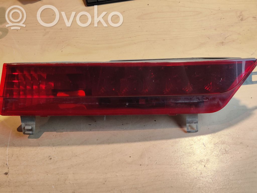 BMW 7 E65 E66 Aizmugurējais lukturis pārsegā 
