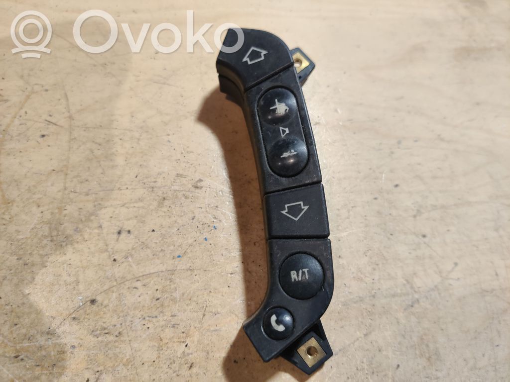 BMW 7 E38 Steering wheel buttons/switches 