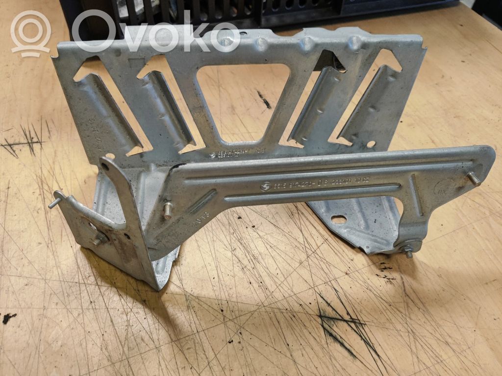 BMW 5 F10 F11 Uchwyt / Mocowanie wzmacniacza dźwięku 