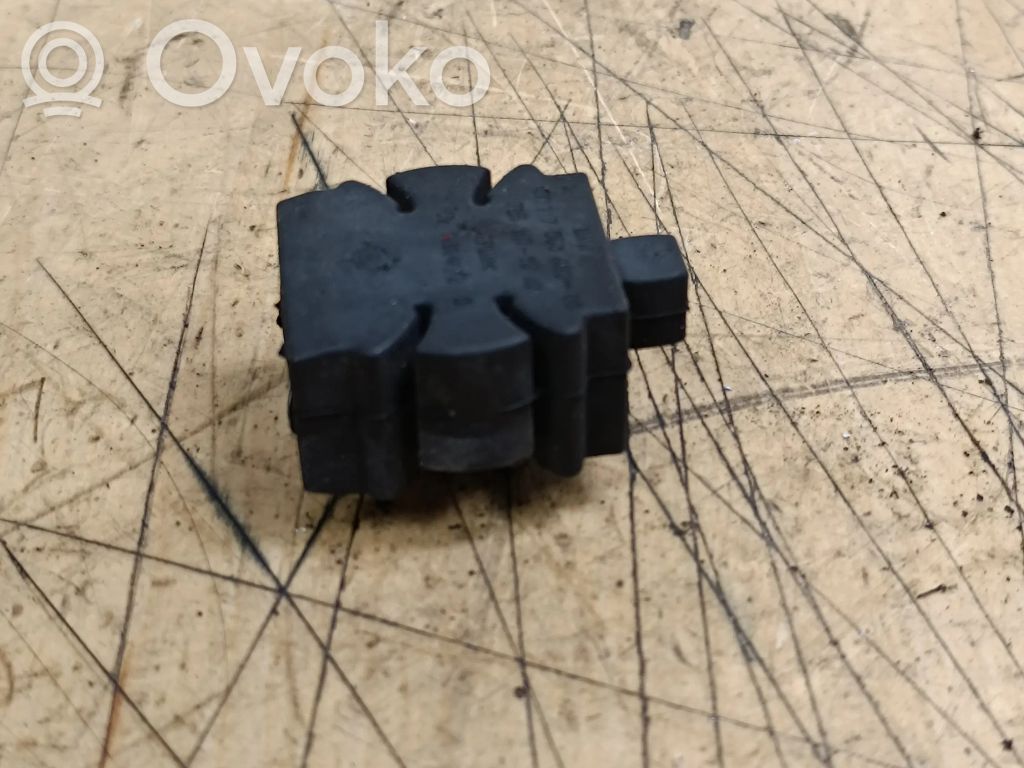 BMW X5 F15 Radiator mount bracket 