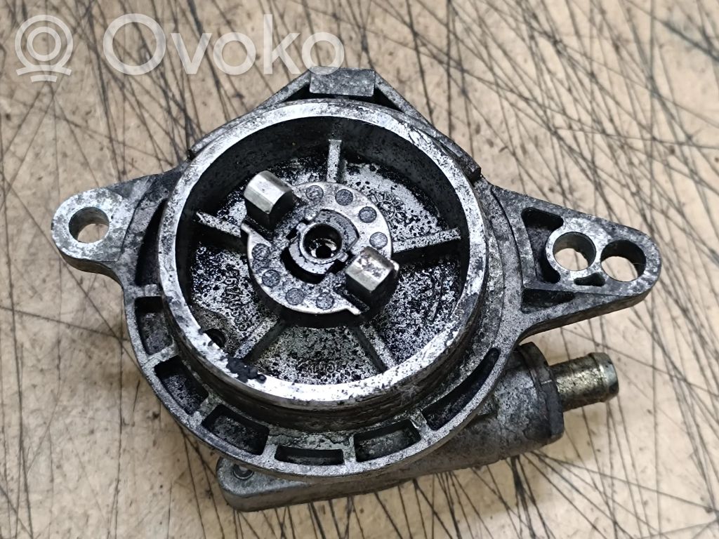 BMW 5 E39 Vacuum pump 