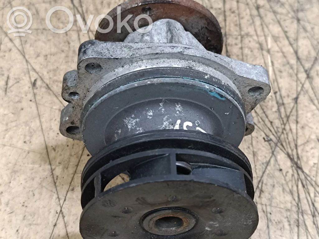 BMW 5 E39 Water pump 