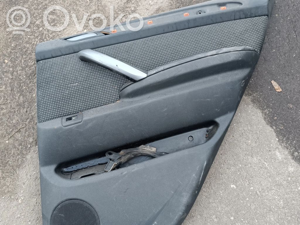 BMW X5 E53 Apšuvums aizmugurējām durvīm 