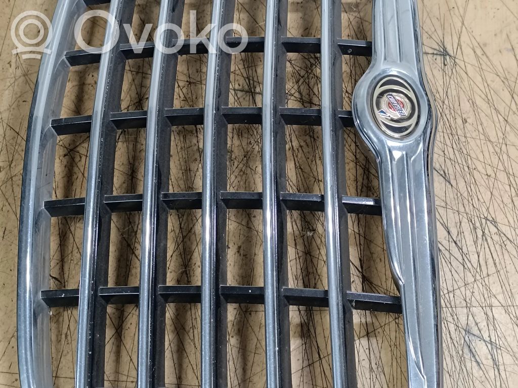 Chrysler 300 - 300C Верхняя решётка 