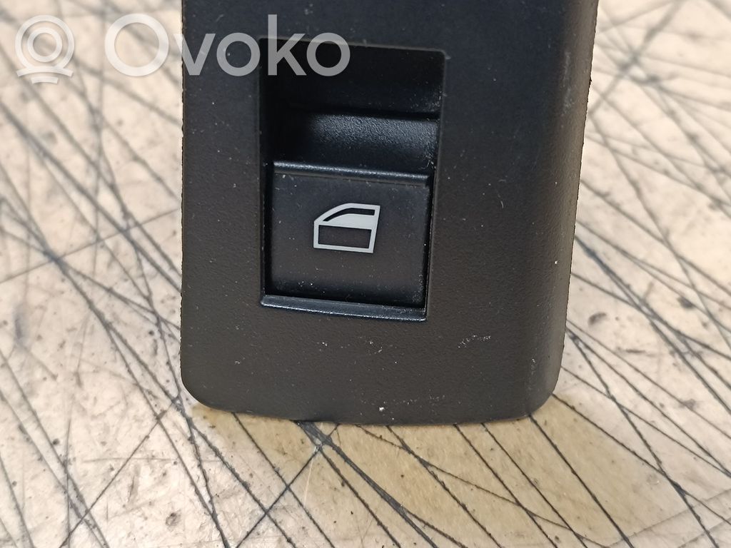 Electric window control switch   8385955