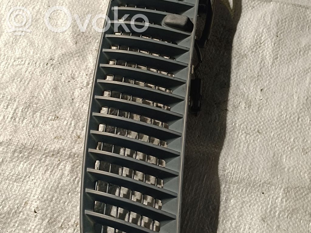 BMW X5 E53 Kratka wlotu powietrza na maskę 