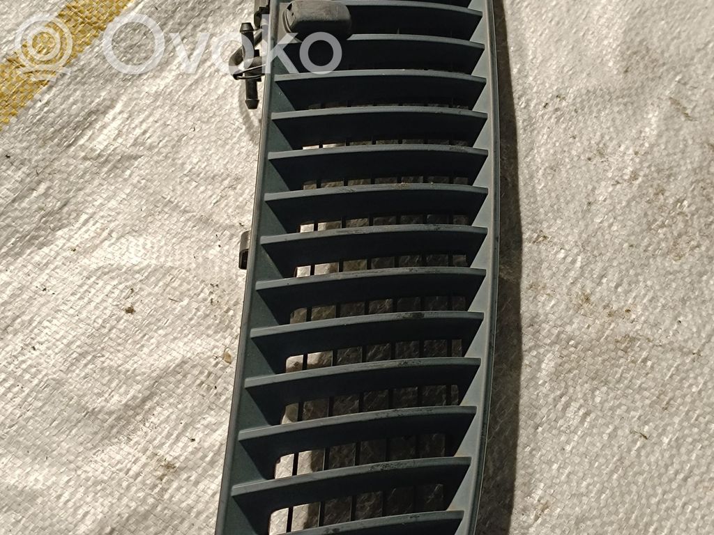 Grille calandre de capot   51137124822,7124822