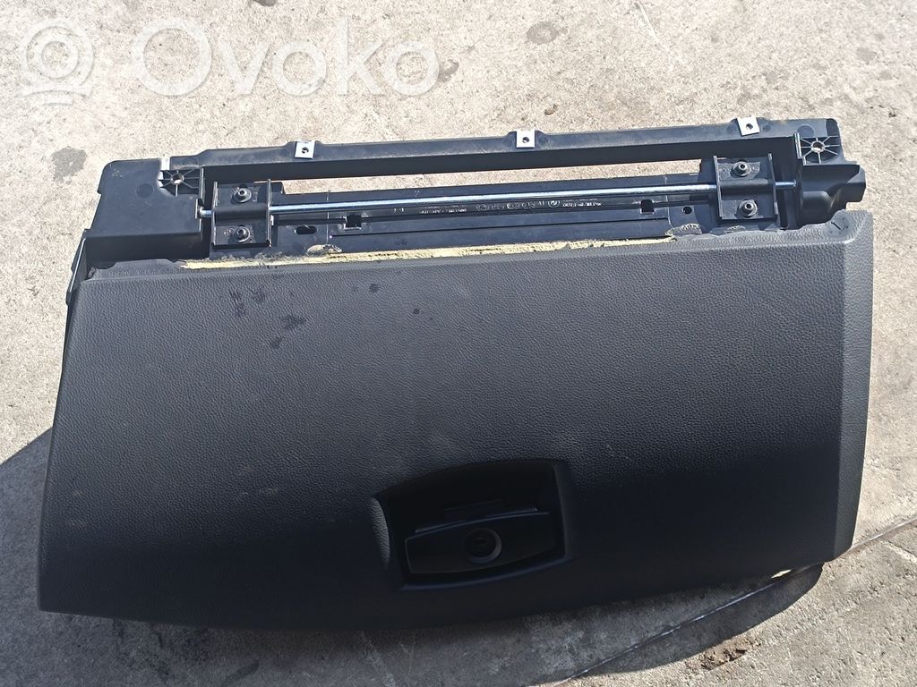 BMW 5 E60 E61 Daiktadėžė 